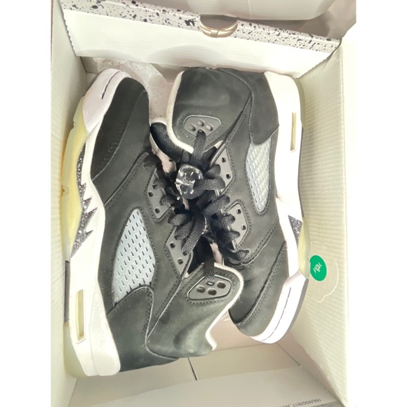 Air Jordan 5 Retro GS Black Cool Grey White Kids Youth Size 6Y 440888 011 - Picture 3 of 5